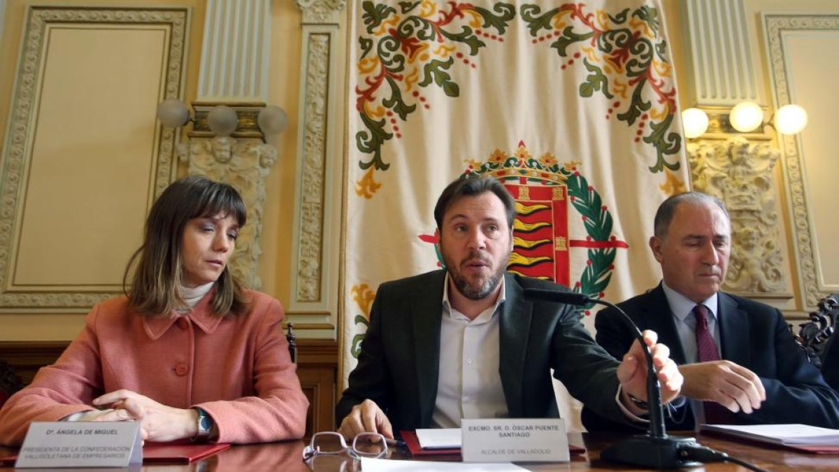 El alcalde de Valladolid, Óscar Puente, presenta los convenios con la Fundación Juan Soñador y la Confederación Vallisoletana de Empresarios (CVE)-ICAL