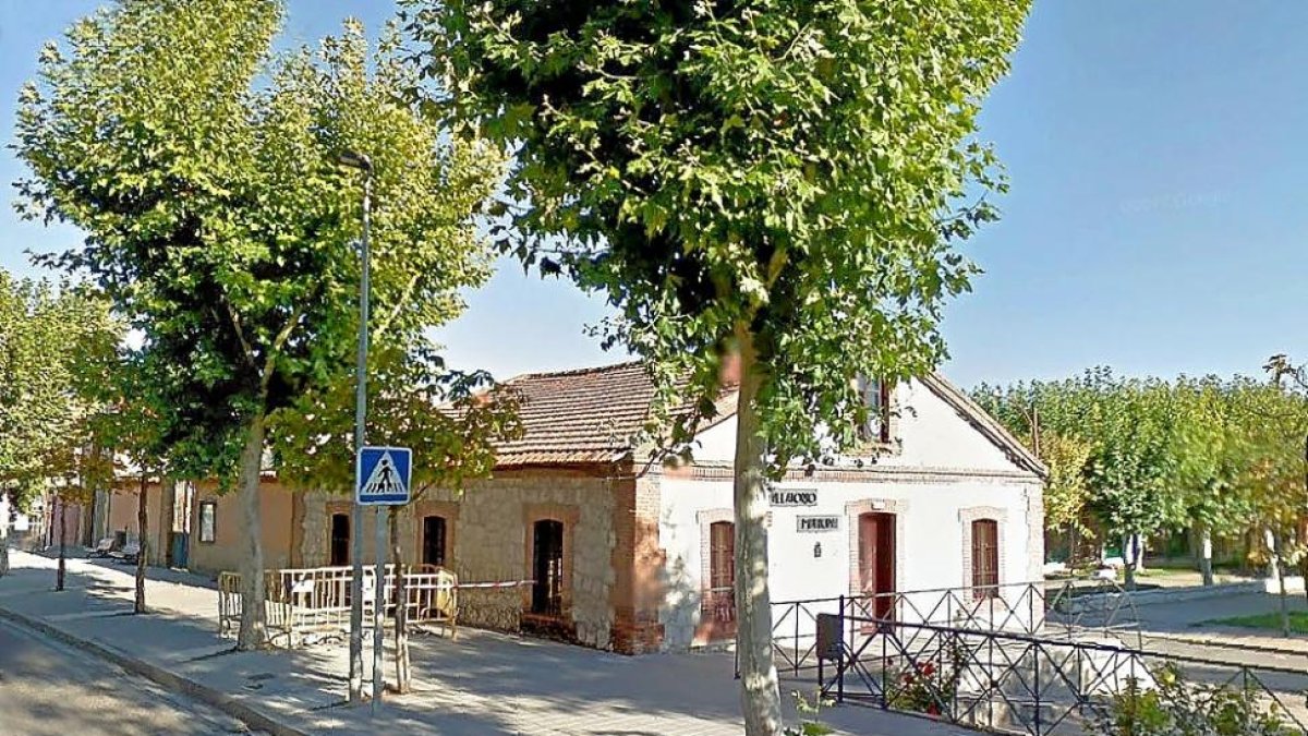 Tanatorio municipal de Tordesillas, donde se prevé instalar la nueva comisaría de la Policía local.-GGL SW