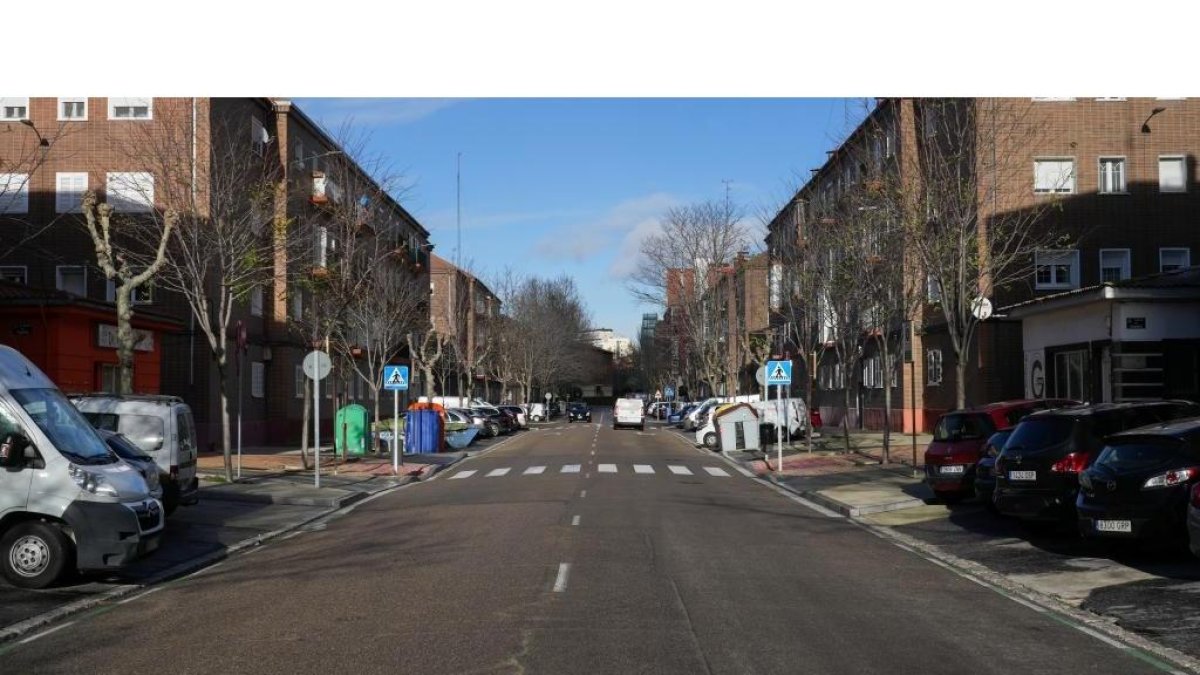 Avenida Reyes Católicos.-J. M. LOSTAU