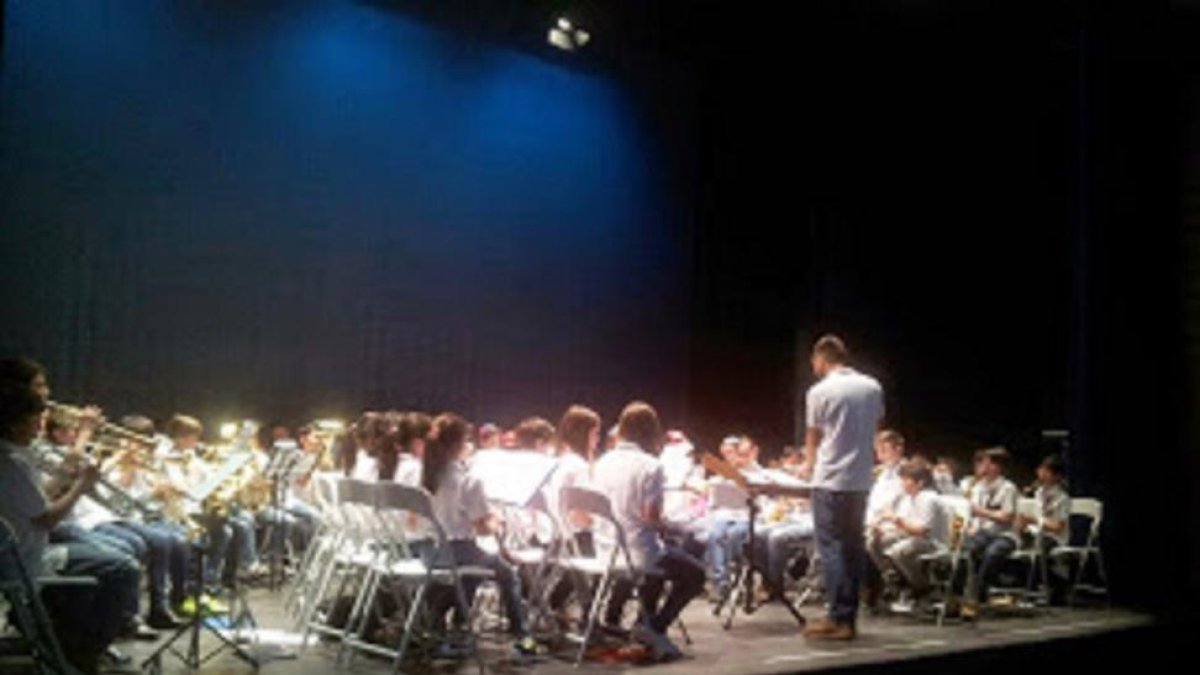 Imagen de la  'Banda Juvenil de Arroyo-Imagen escogida de la página http://www.amallegro.es