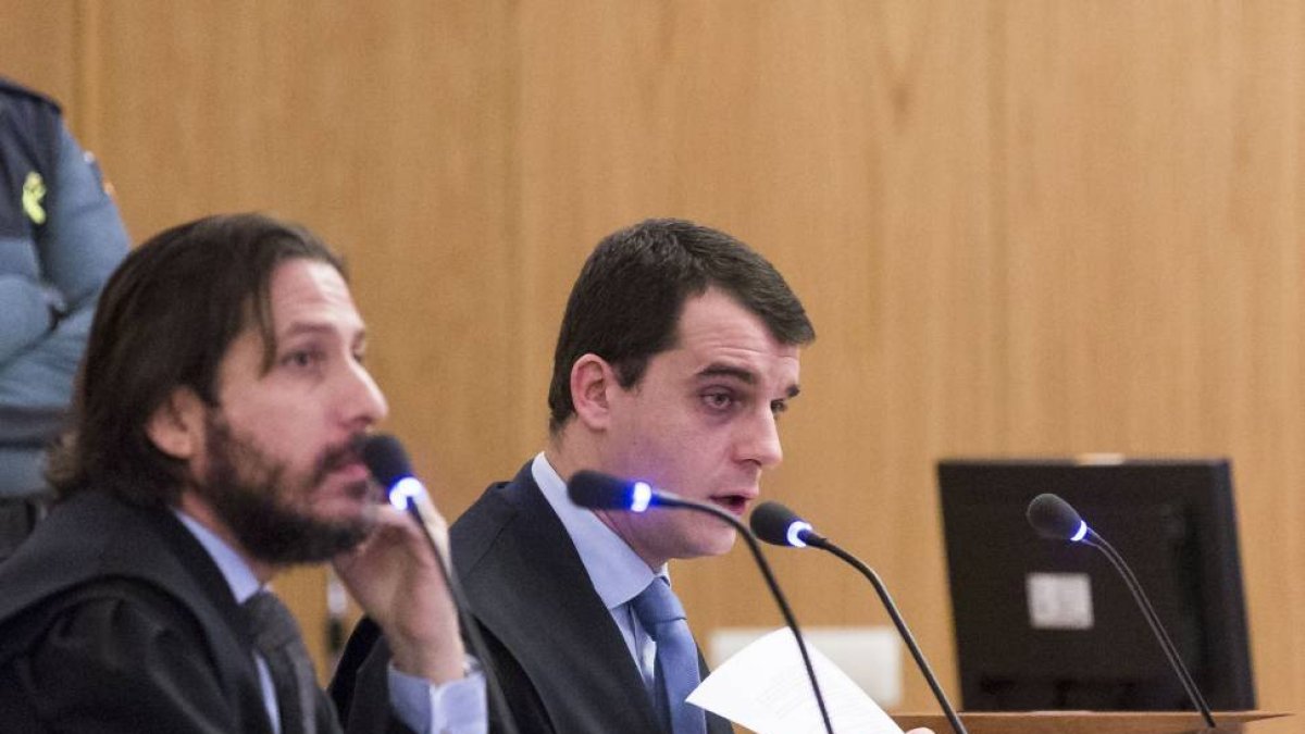Los abogados defensores de los acusados de narcotráfico y de amenazas a sus 'camellos'-M. A. SANTOS