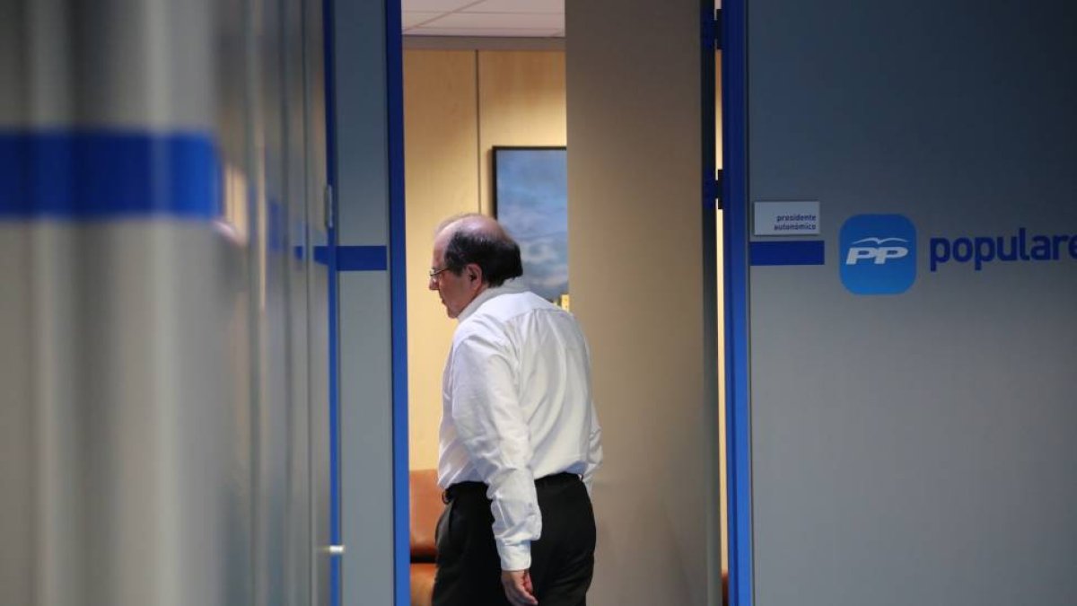 Juan Vicente Herrera espera resultados definitivos en la sede del PP regional-Ical