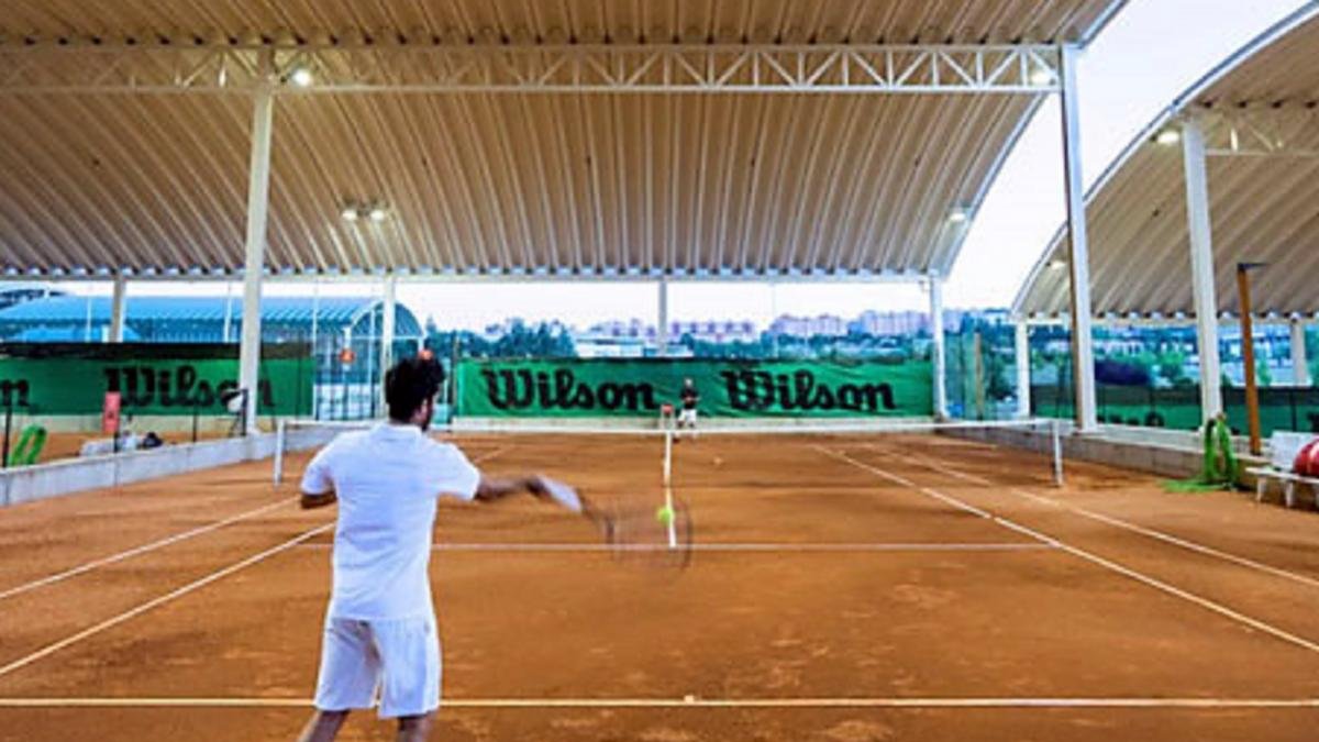 Aspecto de una de las pistas de tierra batida del Club Raqueta Valladolid donde se disputará el torneo.-B&RA
