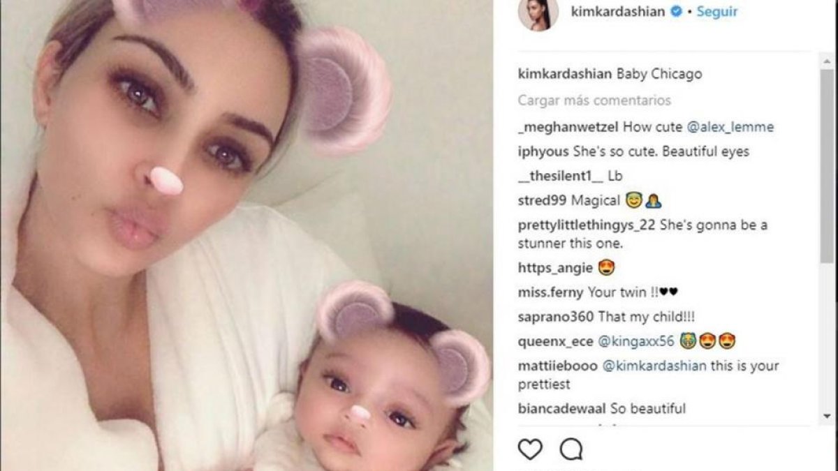 Kim Kardashian con su hija Chicago.-PERIODICO (INSTAGRAM)