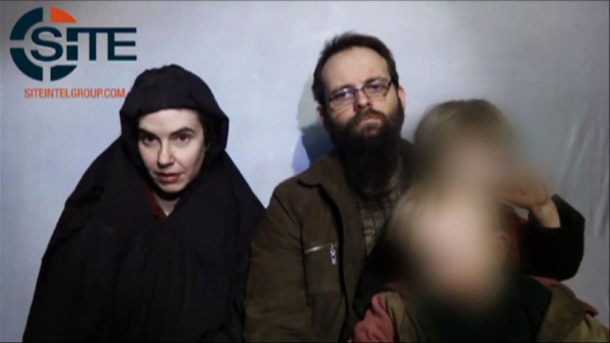 La familia Boyle-Coleman, en una imagen de su cautiverio.-AFP