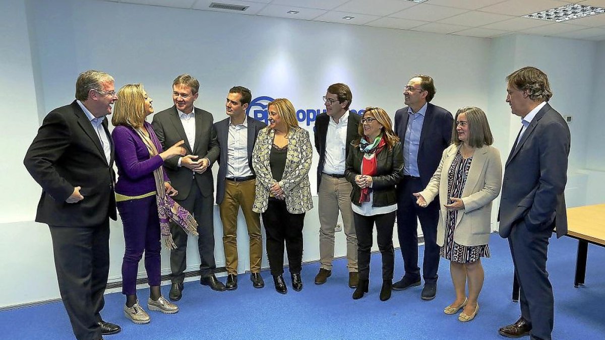 Antonio Silván, Pilar del Olmo, Javier Lacalle, Pablo Pérez, Yolanda de Gregorio, Alfonso Fernández Mañueco, Mayte Martín Pozo, Alfonso Polanco, Sonsoles Sánchez Reyes y Carlos García Carbayo.-ICAL