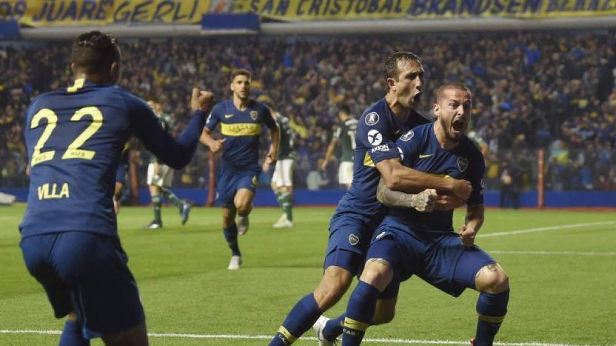 La victoria fue muy festejada tanto por los jugadores como por los simpatizantes.-AP