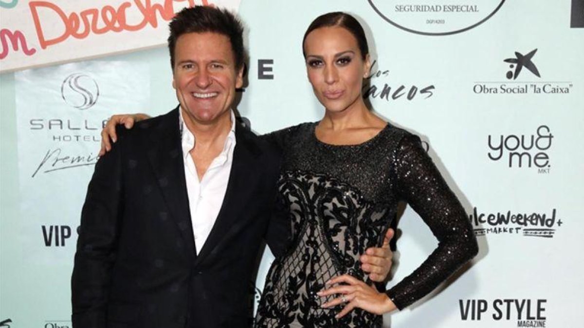 Iván Mañero, junto a Mónica Naranjo, en el photocall de la gala-CRISTINA GONZÁLEZ