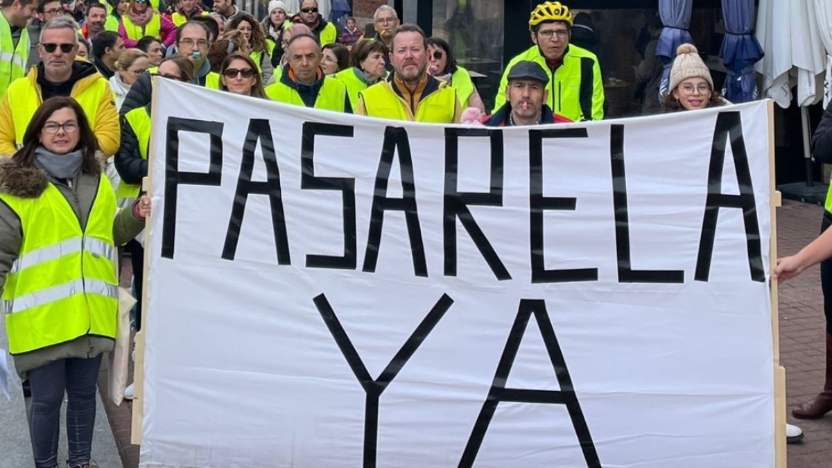 Concentración de la Plataforma por la Construcción de la Pasarela de Boecillo. -E.M.
