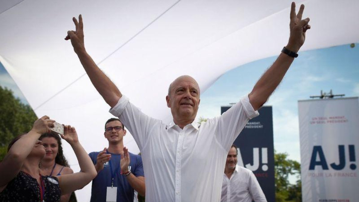 Alain Juppé durante la presentación de su candidatura a las primarias de Los Republicanos.-Alain Juppé durante la presentación de su candidatura a las primarias de Los Republicanos.