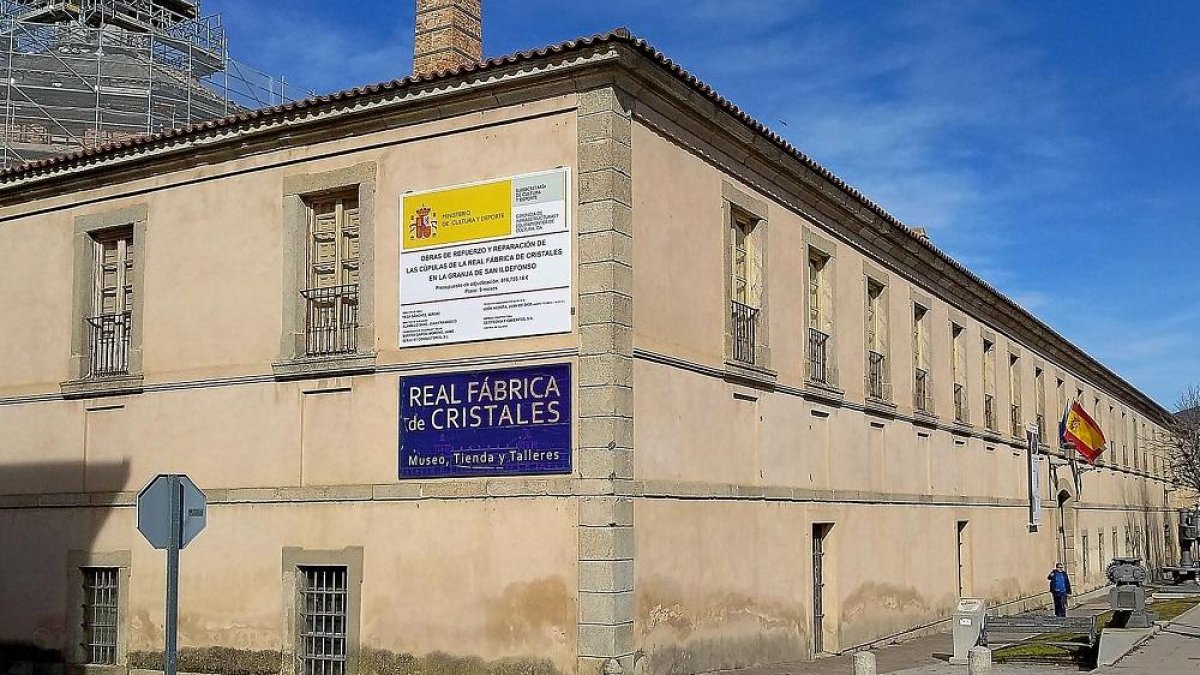 Instalaciones de la Real Fábrica de Cristales de la Granja, en Segovia.-E. M.