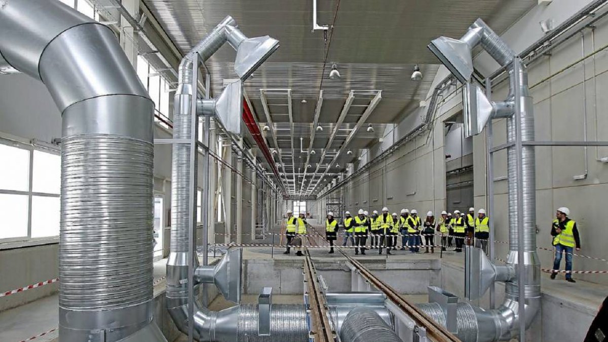 Imagen del interior de las nuevas instalaciones de Renfe en el Páramo de San Isidro tomada durante una reciente visita institucional-J.M.Lostau