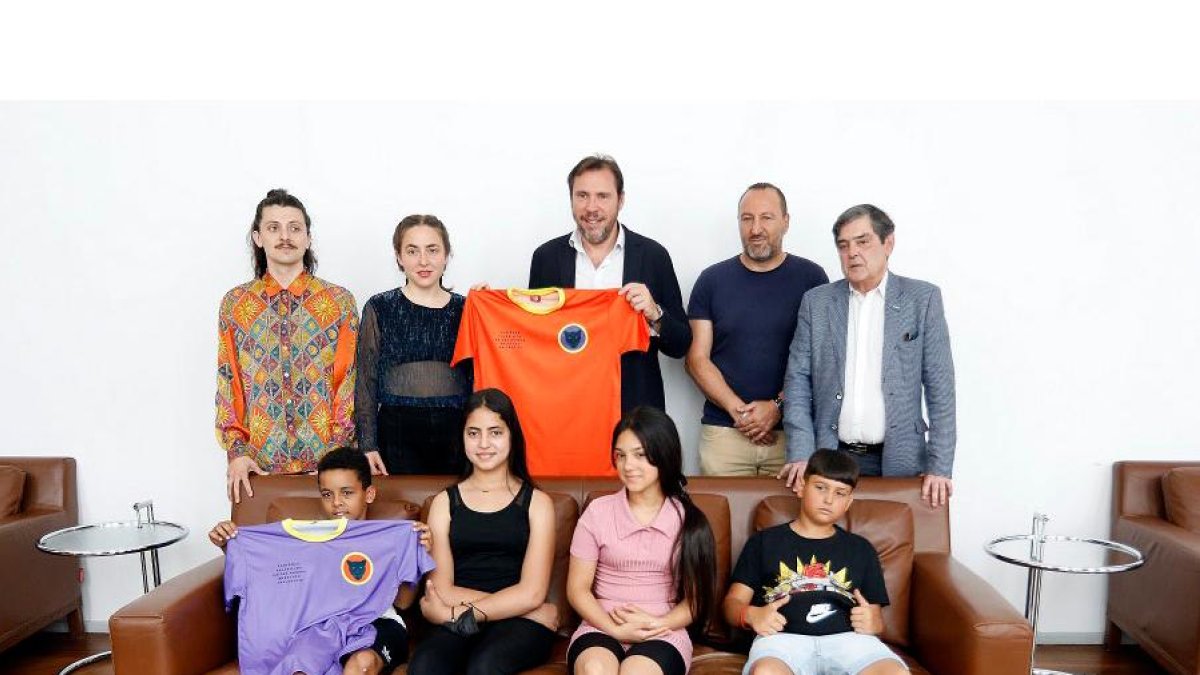 Los responsables del espectáculo, hoy en Calderón. ! ICAL