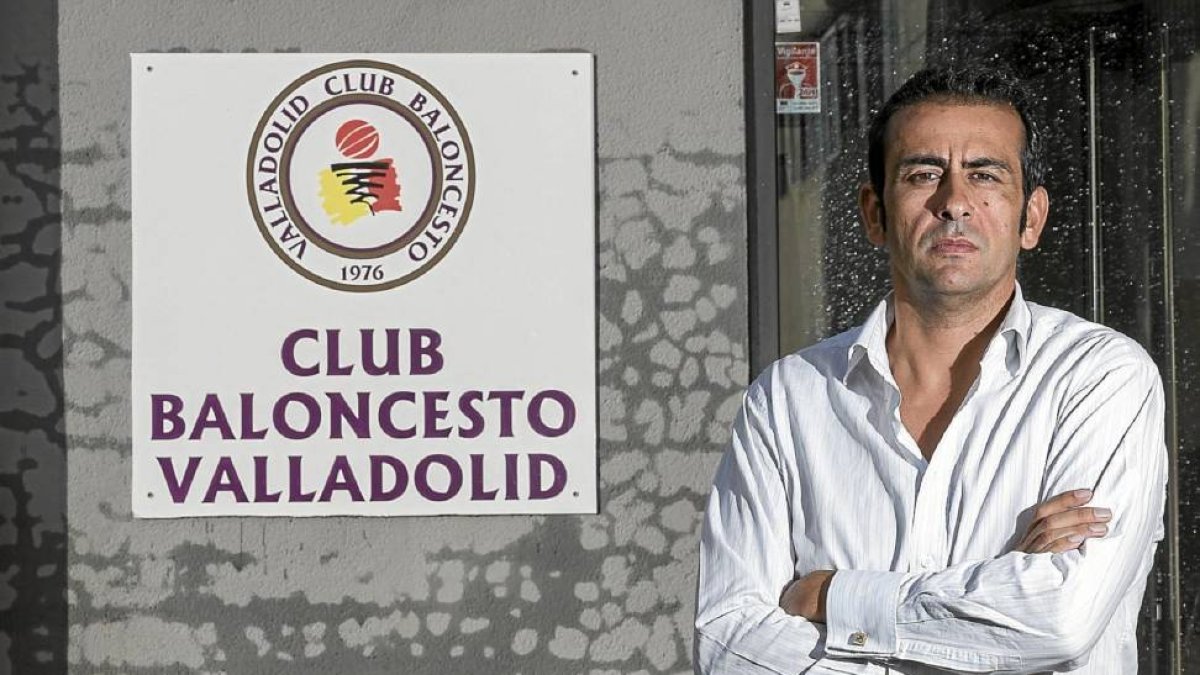 El presidente Sunil Bhardwaj, en las oficinas del Club baloncesto Valladolid.-M. Á. Santos