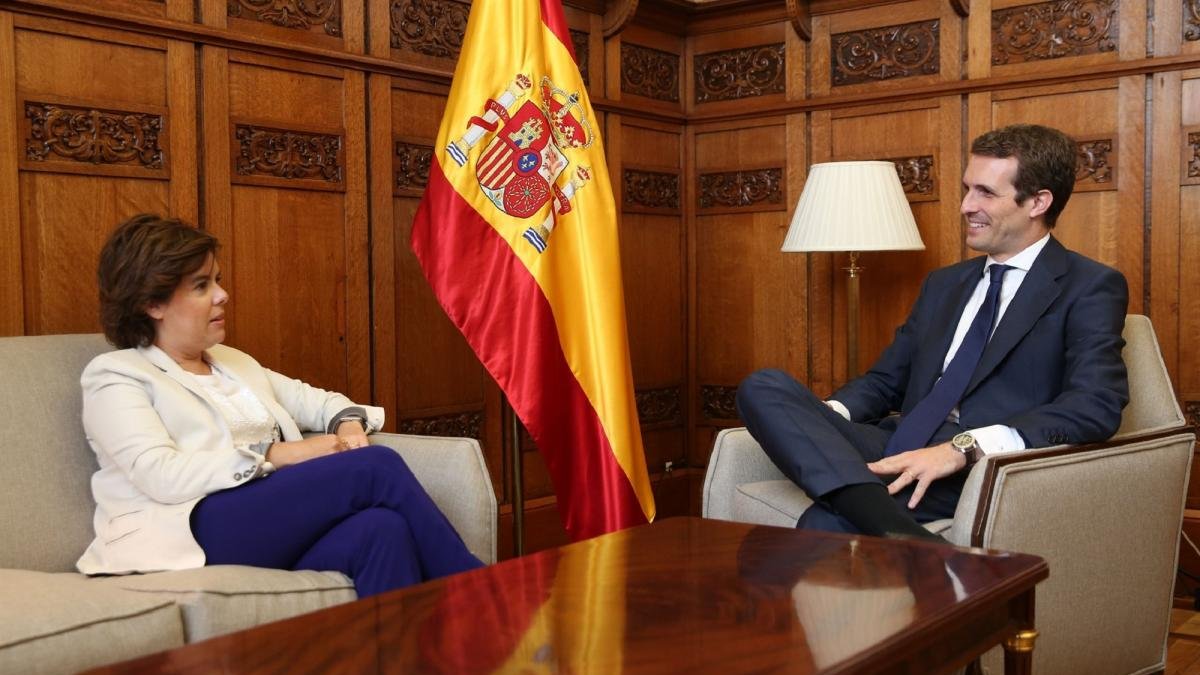 Pablo Casado y Soraya Sáenz de Santamaría.-EL MUNDO