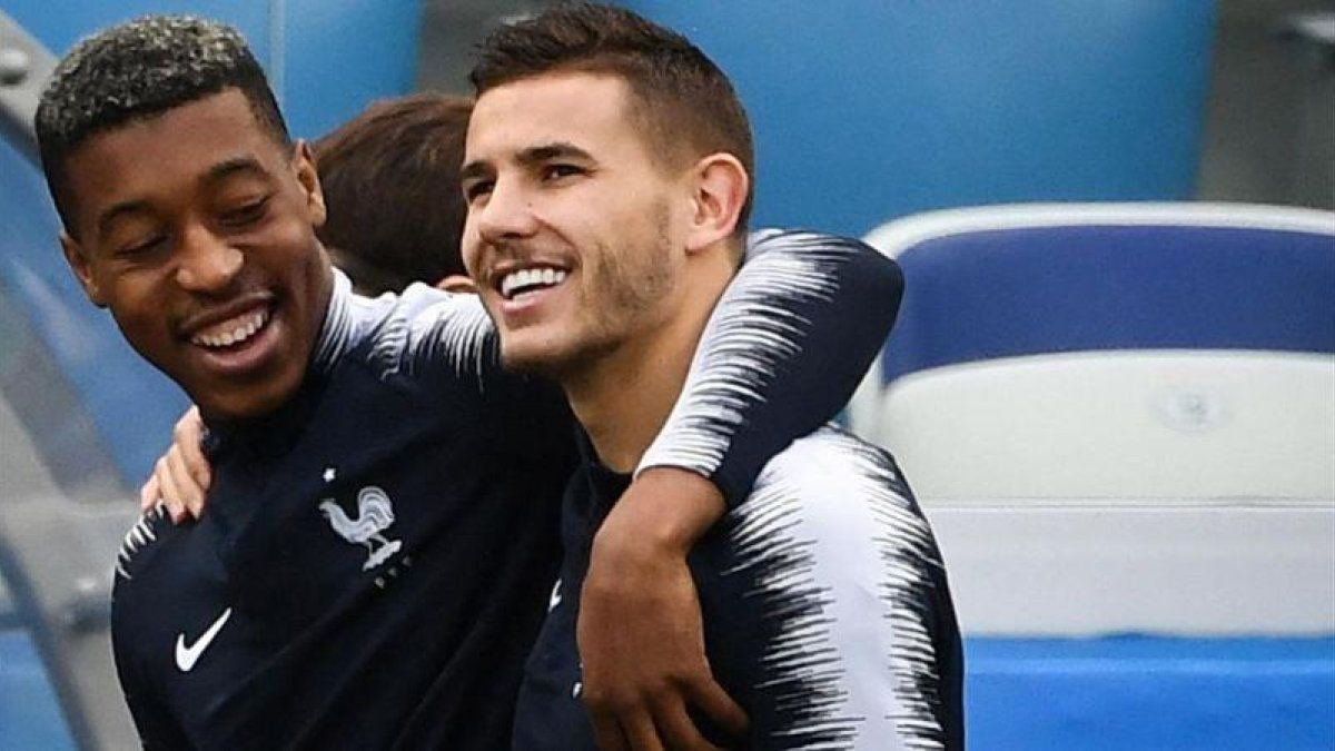 Lucas Hernández, el pasado julio en la concentración de Francia en Rusia junto a Kimpembe.-AFP / FRANCK FIFE