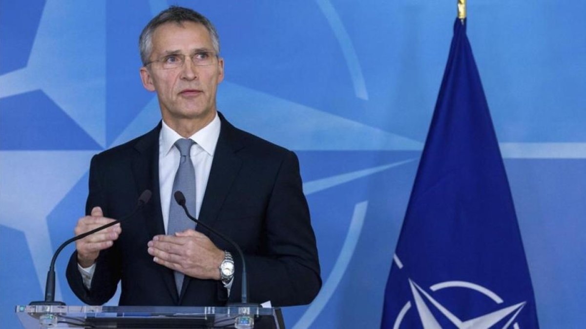 El secretario general de la OTAN Jens Stoltenberg, durante una rueda de prensa en la sede de la OTAN en Bruselas.-EFE / STEPHANIE LECOCQ