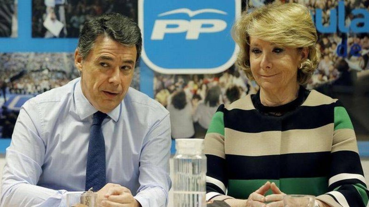 Ignacio González y Esperanza Aguirre, este martes, en la reunión del comité de dirección del PP de Madrid.-Foto: JOSÉ LUIS ROCA