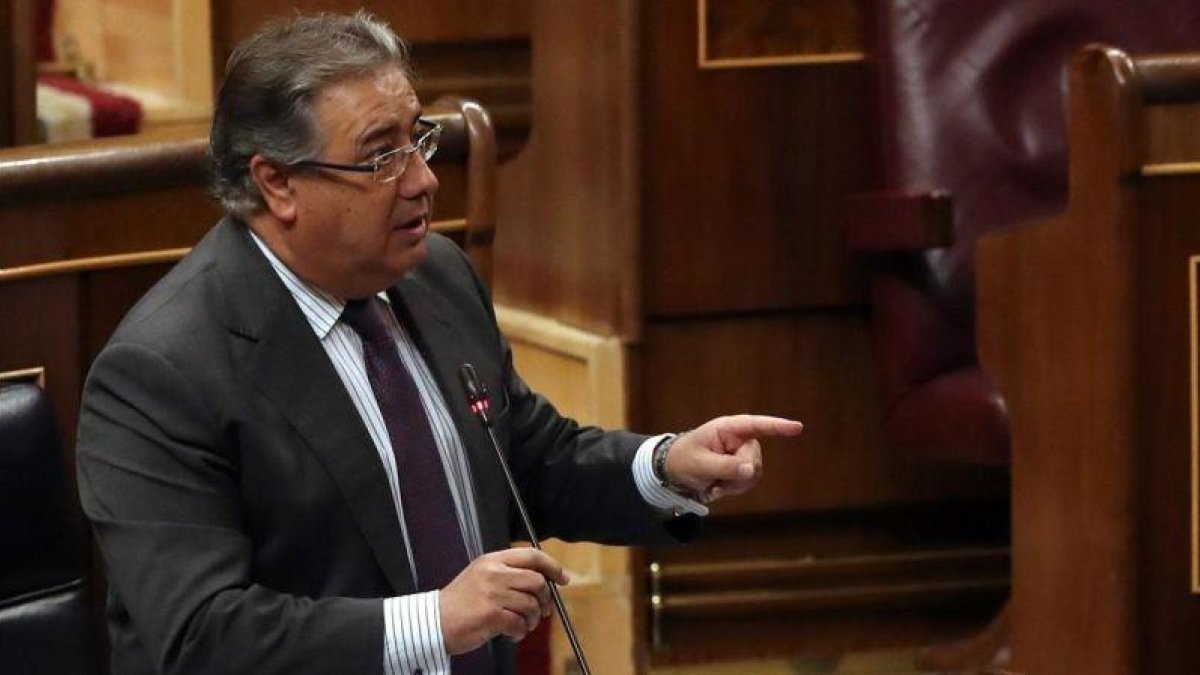 El ministro del Interior, Juan Antonio Zoido, en el Congreso de los Diputados.-ZIPI/EFE