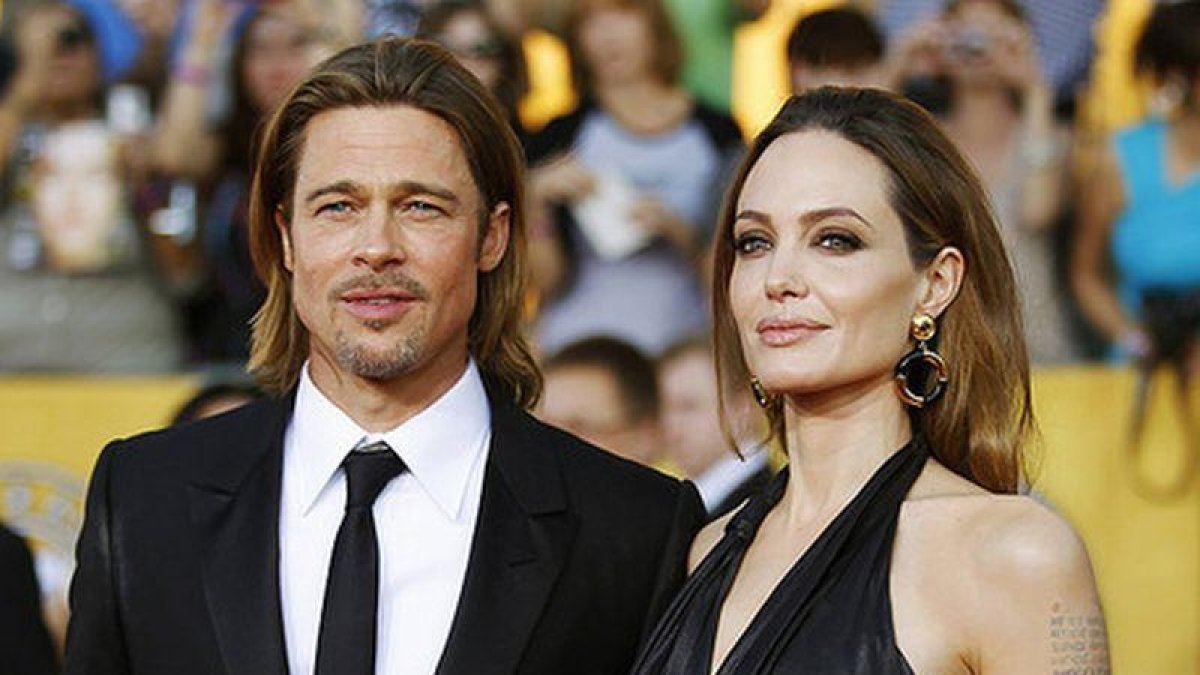 Brad Pitt y Angelina Jolie, en Los Ángeles, en enero.-MIKE BLAKE / REUTERS