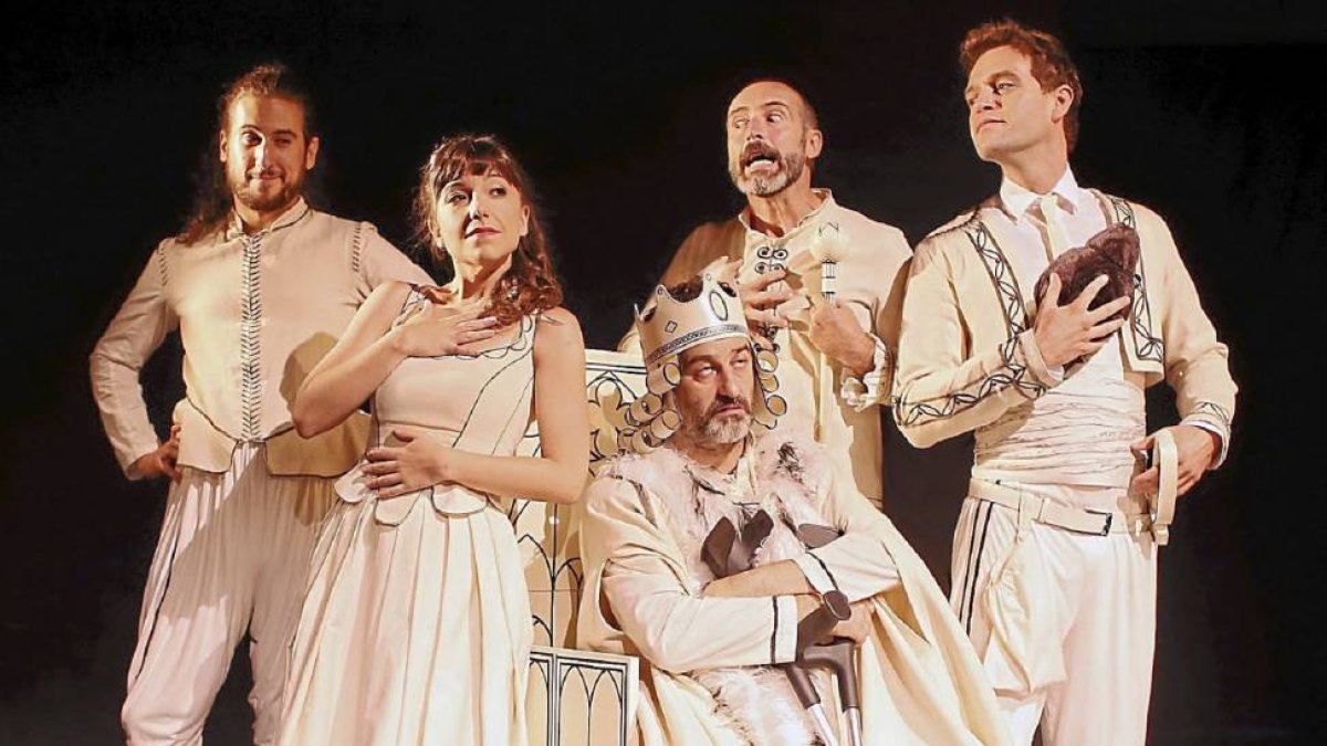 La compañía Los Otros, que presenta 'El Caballero de Olmedo (el de Lope no, el otro')-El Mundo