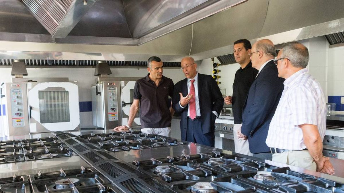 El director de Política Educativa Escolar, Fernando Sánchez-Pascuala, visita el Centro Integrado de Formación Profesional 'Ciudad de Zamora' con motivo del inicio del curso escolar 2014-2015-Ical