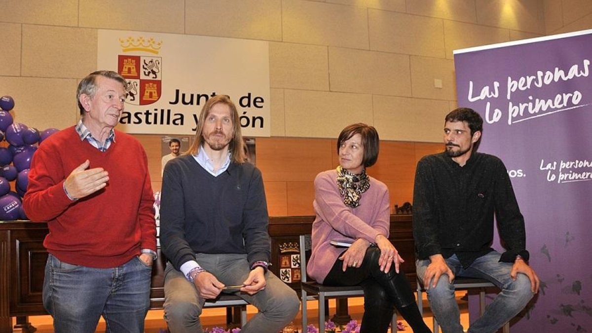 Carmelo Romero, Pablo Fernández, Marisa Muñoz y Jorge Ramiro .-VALENTÍN GUISANDE