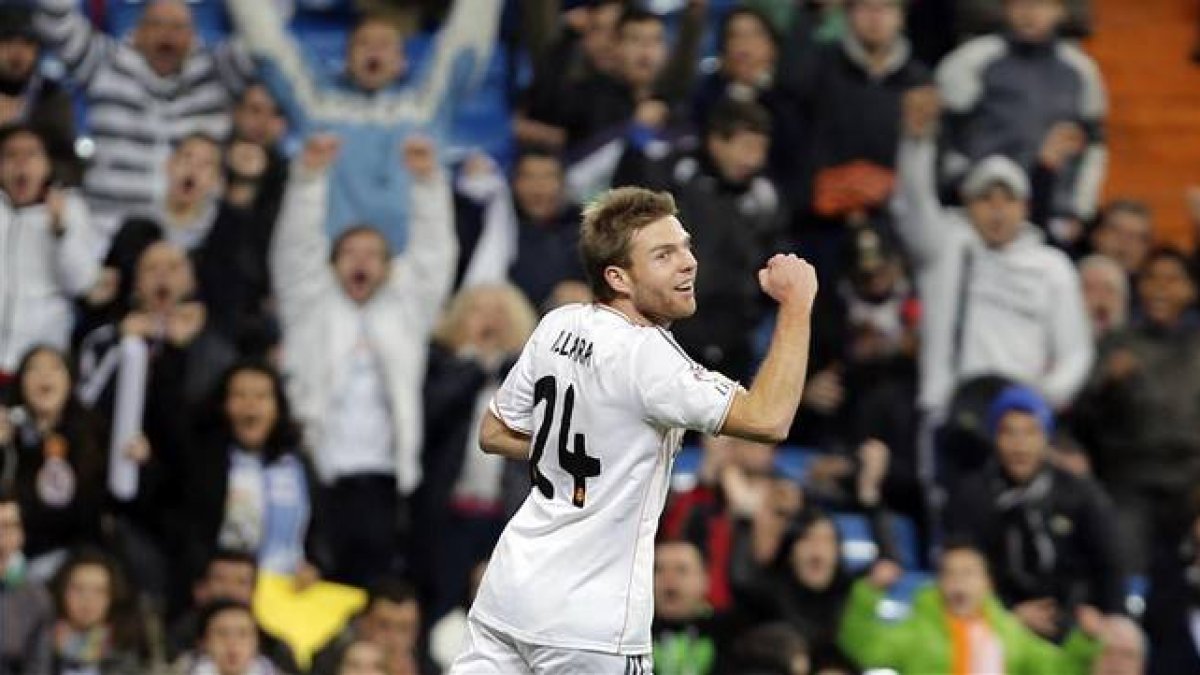Asier Illarramendi celebra un gol del Real Madrid en diciembre de 2013-AGUSTIN CATALAN