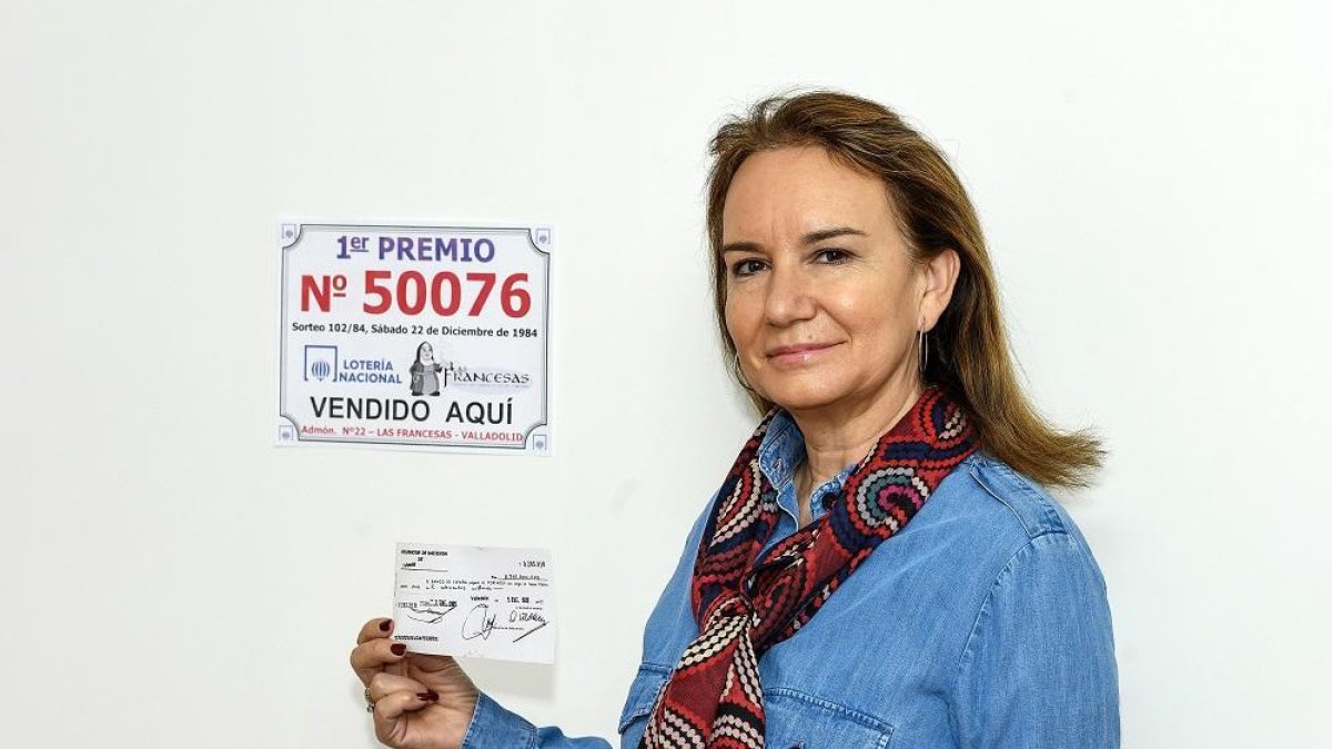 Beatriz Álvarez, lotera que en 1984 repartió 12.500 millones de las antiguas pesetas gracias al Gordo que cayó en Valladolid.-BERNARDO PAZ