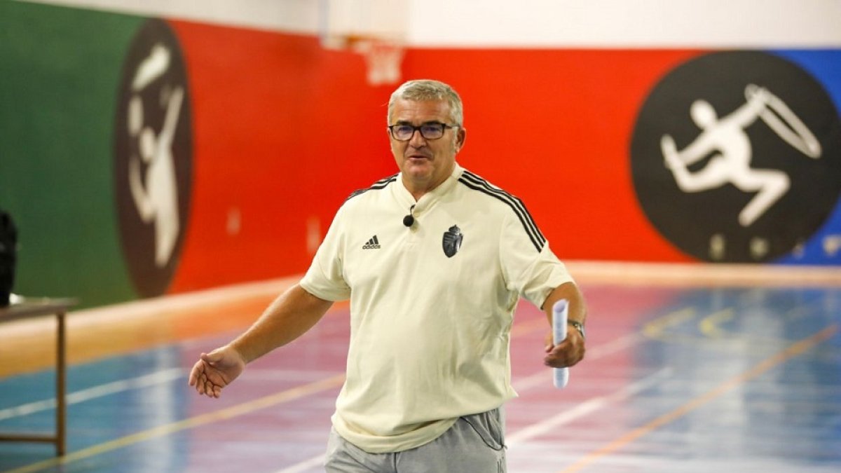 Paco García durante el Clínic de entrenadores celebrado en Tordesillas. / EL MUNDO