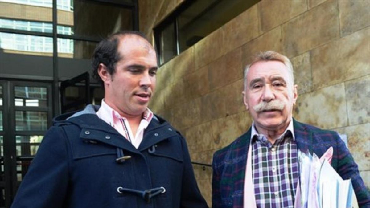 El sospechoso y su abogado Marcos García-Montes.-EUROPA PRESS