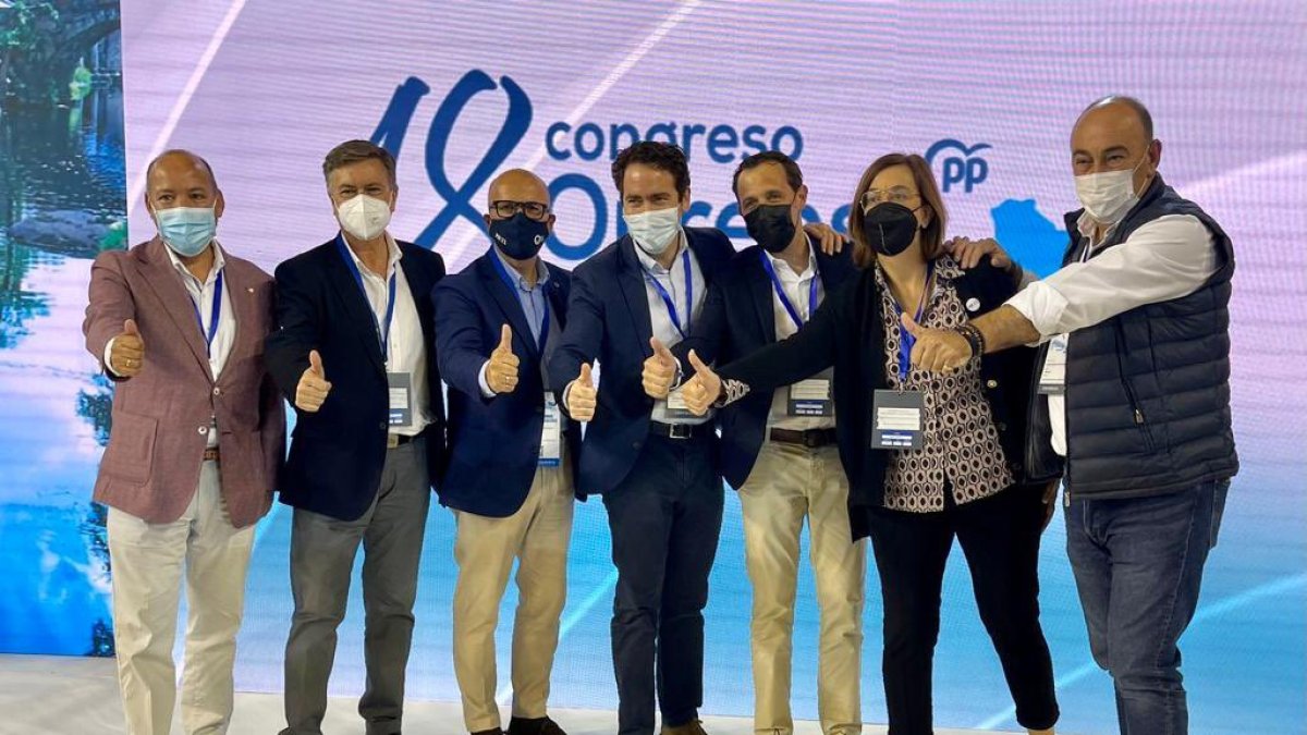 Foto de familia publicada por Conrado Íscar en su perfil de Twitter.- E. M.