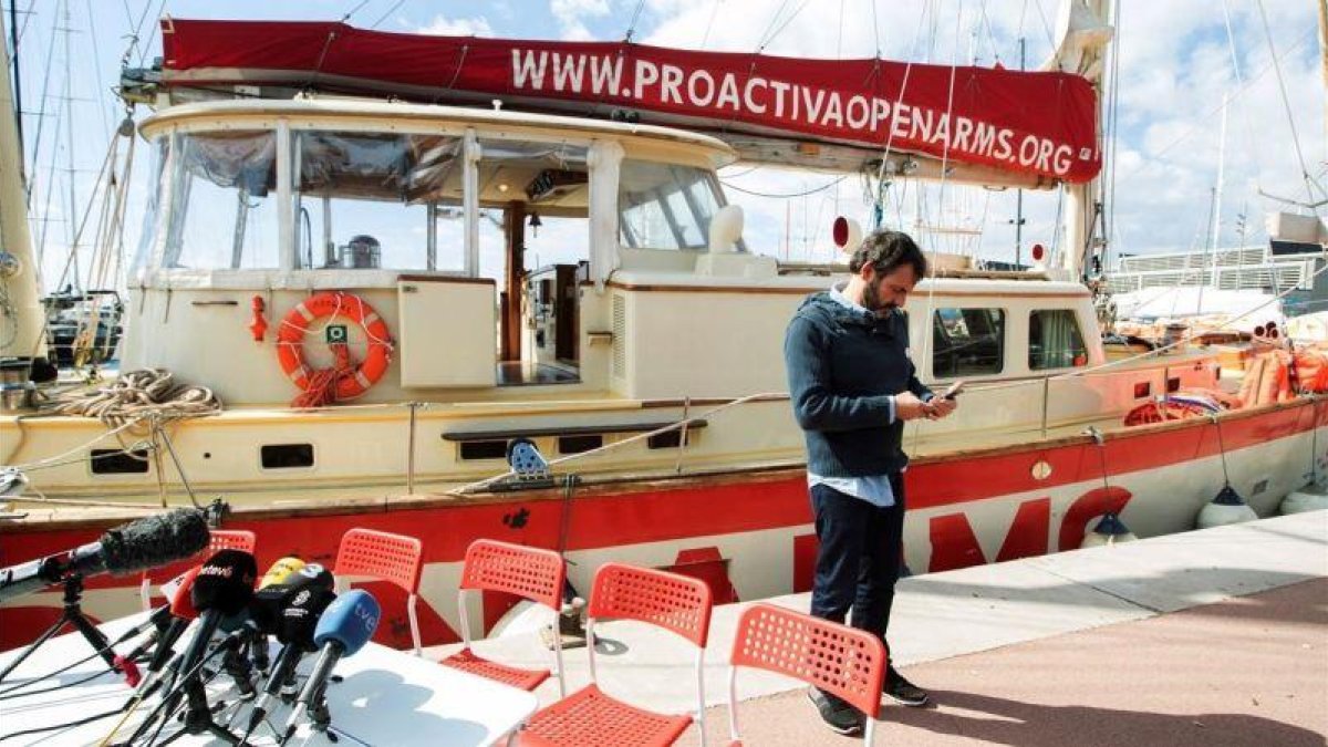 Òscar Camps, fundador y director de Proactiva Open Arms, antes de la rueda de prensa que se ha celebrado este jueves en Badalona.-MARTA PÉREZ