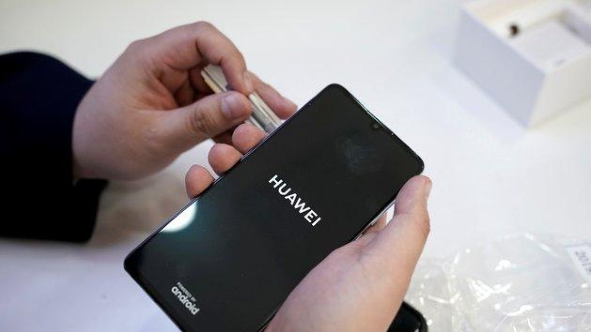 Los dispositivos de Huawei se quedaron sin acceso a las actualizaciones del sistema operativo Android.-REUTERS