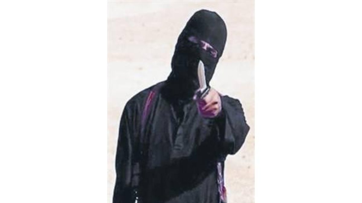 Una imagen del 'yihadista John', en un vídeo del Estado Islámico.-Foto: AFP