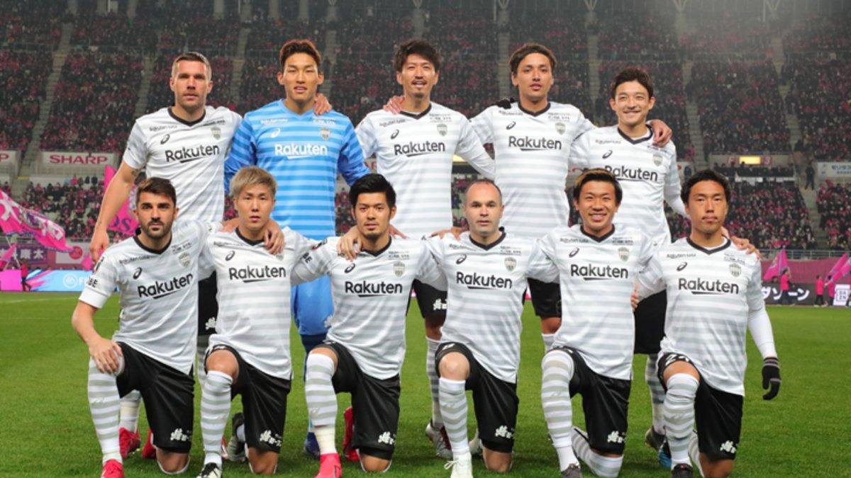 El Vissel Kobe posa antes del inicio del primer partido de Liga con Iniesta y Villa en el once titular.-TWITTER / VISSEL KOBE