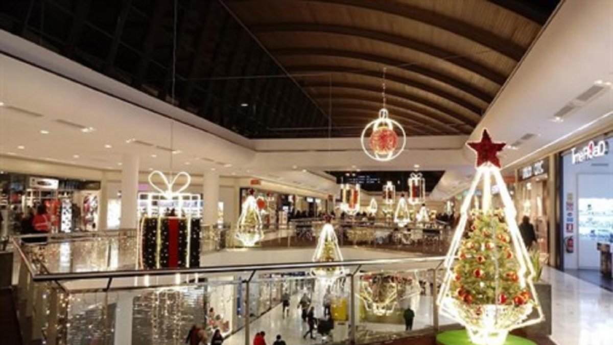 Interior del centro comercial Vallsur.-EUROPA PRESS