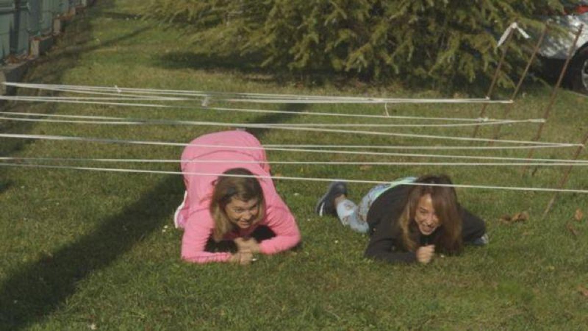 Terelu hace gimnasia con María Patiño, de 'Sálvame', en la entrega 'Mamá, qué bien te conservas', del 'docurreality' 'Las Campos' (Tele 5).-