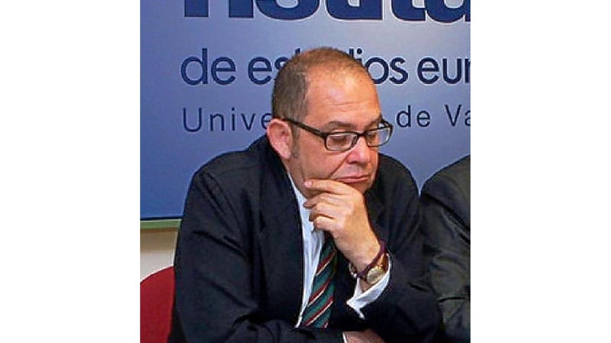 El profesor Alfredo Allué.-E.M.