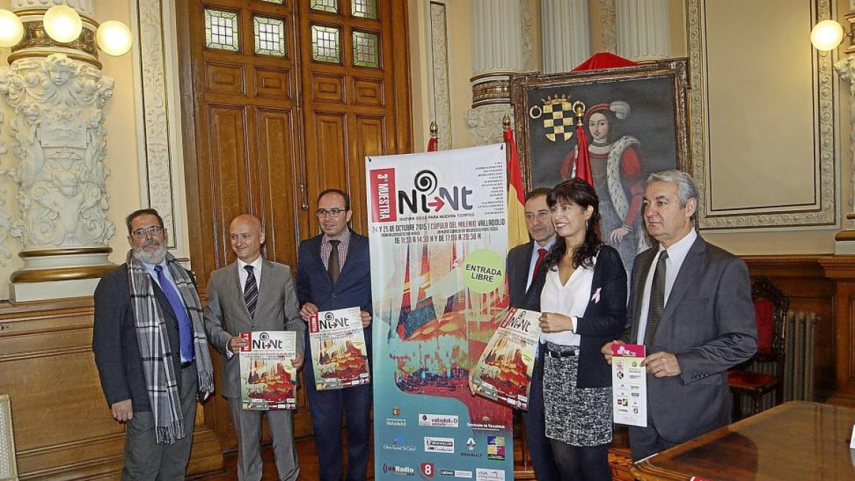 Ana Redondo y representantes de la empresas organizadoras durante la presentación de la muestra.-El Mundo