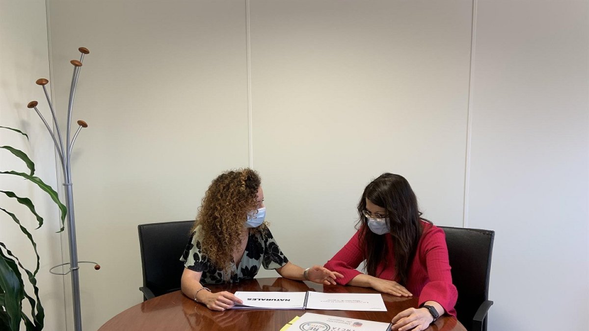Encuentro entre la diputada de Empleo, Promoción Provincial y Sostenibilidad de la Diputación de Segovia, Noemí Otero, y la vicepresidenta de la Diputación de Valladolid, Gema Gómez. - DIPUTACIÓN DE SEGOVIA