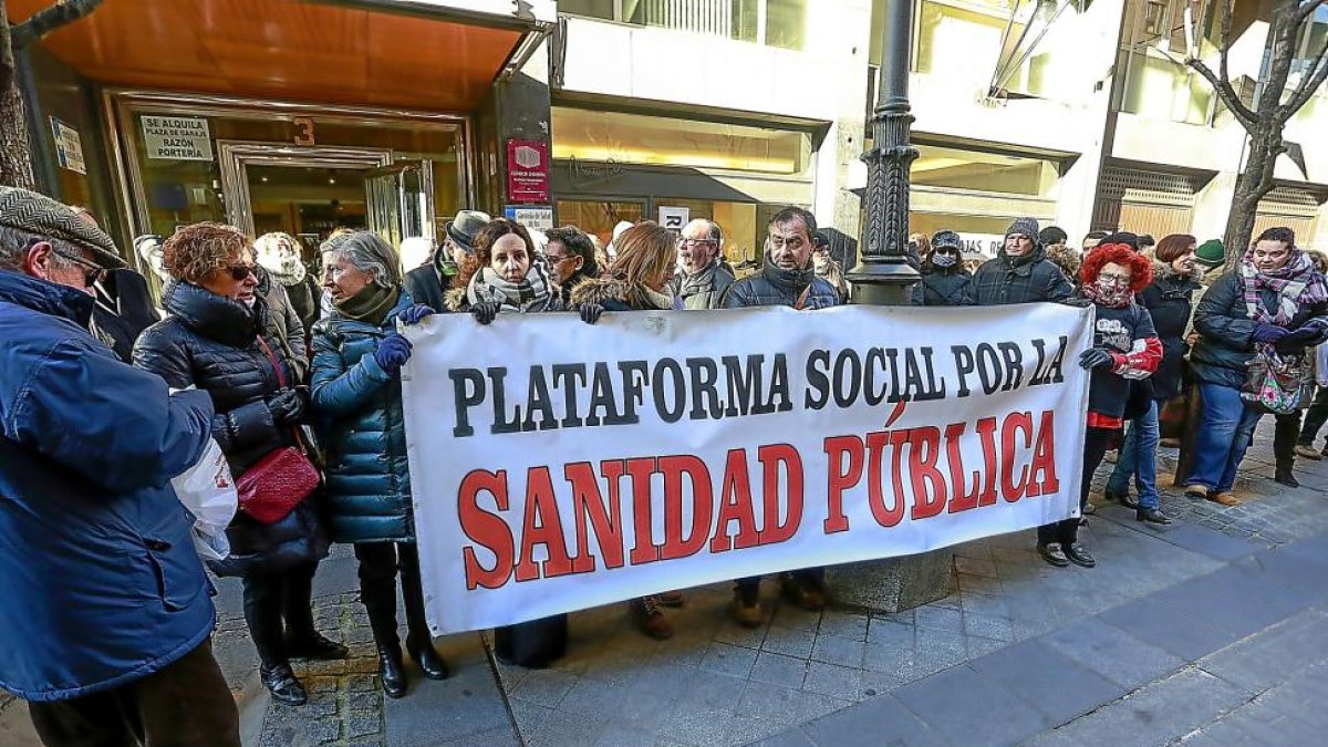 Imagen de archivo de una manifestación a favor de la sanidad pública en Valladolid-J.M. Lostau