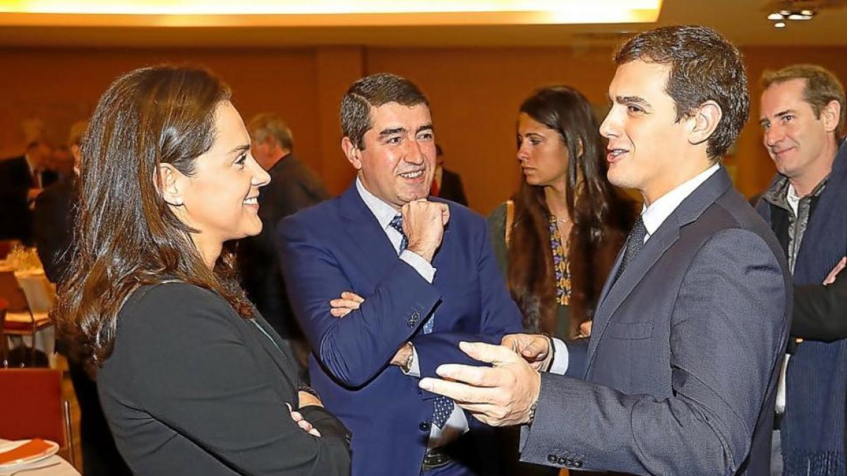 Adriana Ulibarri, Pablo Lago y Albert Rivera-J. M. LOSTAU