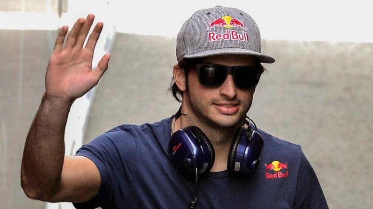 Carlos Sainz, piloto de Toro Rosso.-AFP / JOSE JORDAN