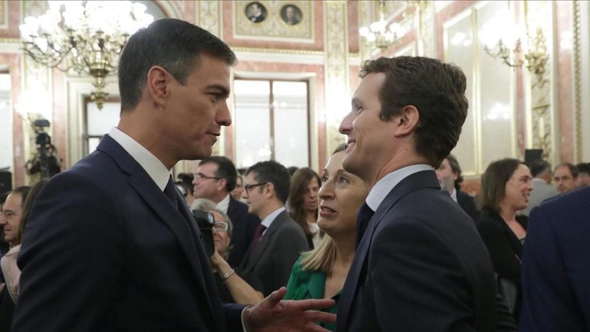 Pedro Sánchez, Ana Pastor y Pablo Casado, este jueves en el Congreso.-EFE/ ZIPI