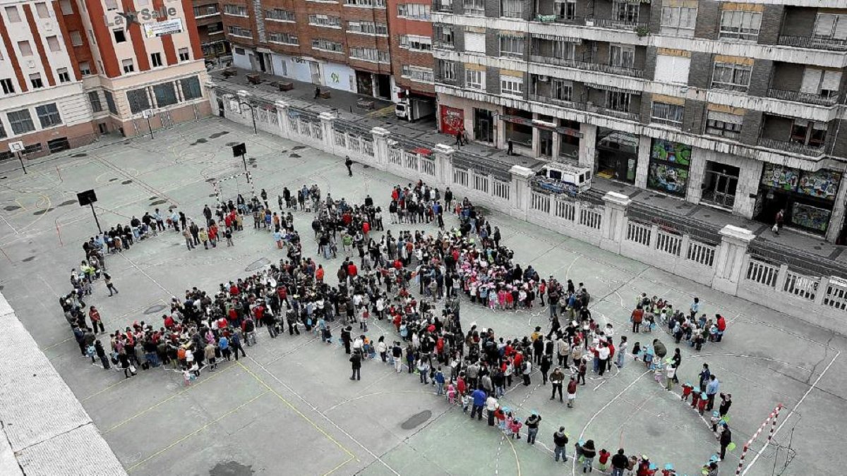 Patio del colegio La Salle.-J. M. LOSTAU