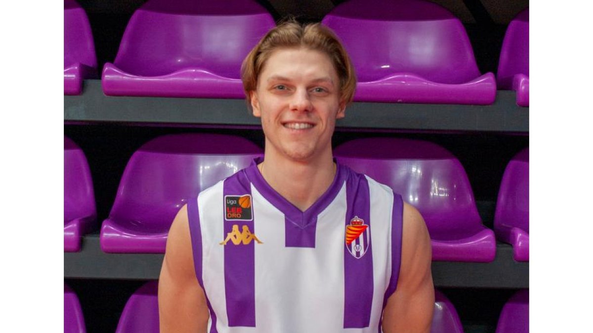 Martynas Zygmantavicius . / RV Baloncesto