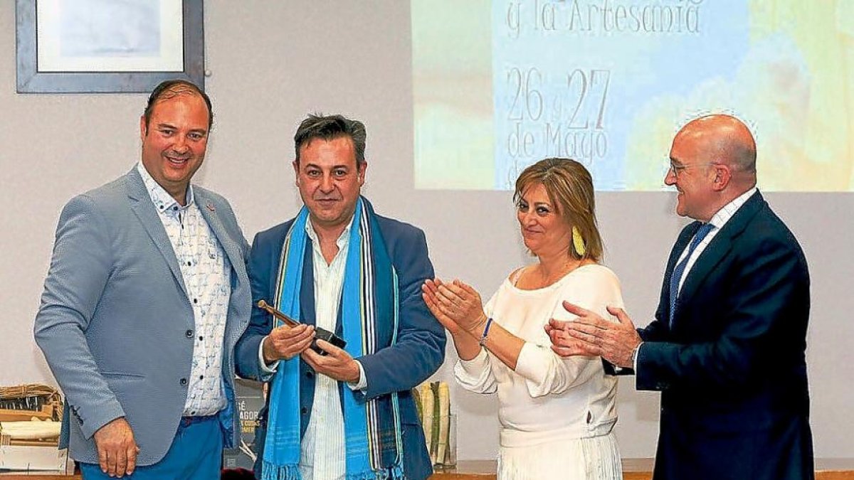 Javier Gómez Pontente, José Ribagorda, Teresa López y Jesús Julio Carnero ayer, en Tudela de Duero.-EL MUNDO