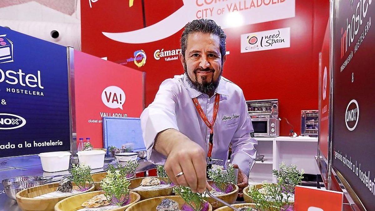 Concurso nacional de pinchos. Alberto Lozano, cocinero.-JUAN MIGUEL LOSTAU