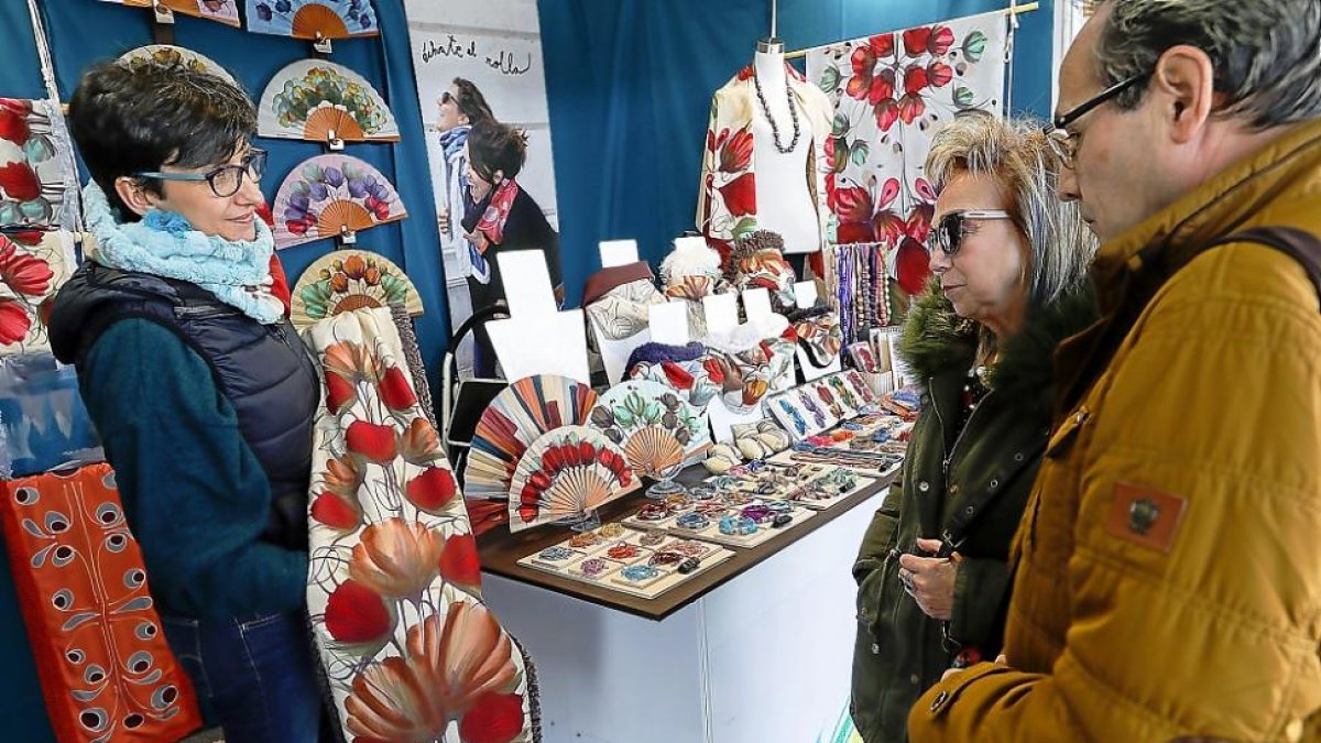 Uno de los talleres que se podrán ver en la Feria de Artesanía hasta el próximo 1 de abril .-J.M. LOSTAU